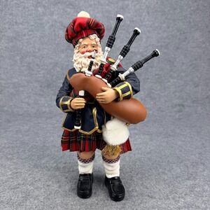CHRISTMAS PIPER Possible Dreams Clothtique 2000 Scottish Santa #713226 Figurine